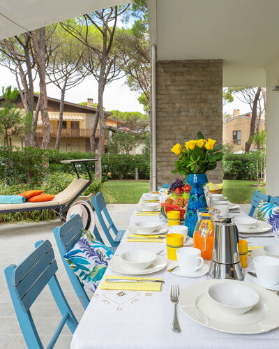 La Villa in Pineta 10: Mobilier De Jardin, Meubles, Jardin, Chaise, Ombre, Recours, Eco Hôtel, Pelouse, Cour, Arrière-Cour