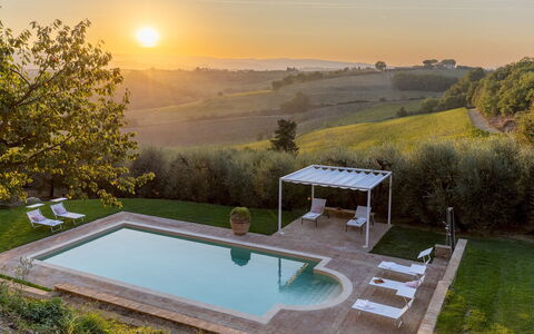 Villa Binetti 7: Piscine, Mobilier De Jardin, Recours, Lot Terre, Biens, Jardin, Arrière-Cour, Eco Hôtel, Aménagement Paysager, Balancelle