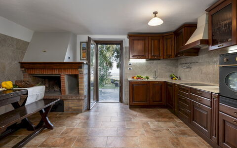 Villa Bel Panorama 8: Sol, Design Intérieur, Bois, Meubles, Sol, Cabinetry, Plafond, Éclairage, Cuisine, Pièce
