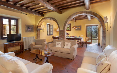Villa Montefalconi 11: Meubles, Design Intérieur, Sol, Mur, Canapé, Sol, Plafond, Salon, Bois, Table