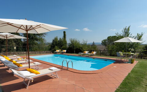 Villa Montefalconi 11: Piscine, Meubles, Recours, Mobilier De Jardin, Balancelle, Eco Hôtel, Chaise, Parapluie, Ombre, Hôtel