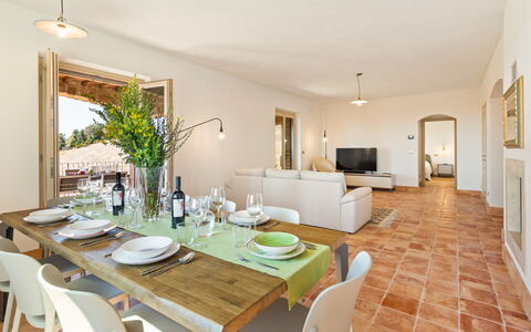 Casale Grottini 8: Meubles, Sol, Table Cuisine Et Salle A Manger, Design Intérieur, Table, Chaise, Domicile, Sol, Salle À Manger, Plafond