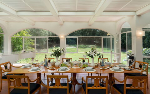 Villa Manganelli 12: Meubles, Design Intérieur, Chaise, Table, Salle À Manger, Plafond, Table Cuisine Et Salle A Manger, Sol, Éclairage, Sol