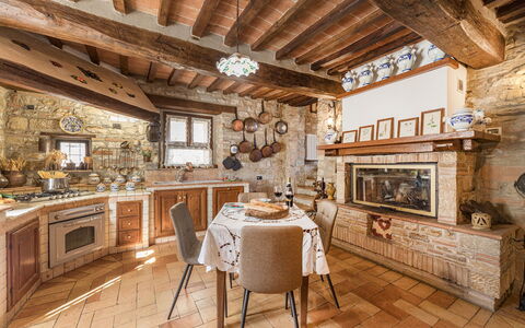 Residenza Collefiorito 26: Meubles, Mur, Design Intérieur, Sol, Cuisine, Domicile, Plafond, Sol, Éclairage, Table Cuisine Et Salle A Manger