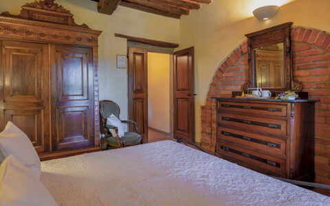 Podere Giardino 16+2: Meubles, Design Intérieur, Mur, Bois, Sol, Chambre, Sol, Éclairage, Lit, Pièce