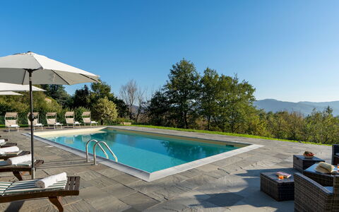 Villa la Rassinata 8: Piscine, Mobilier De Jardin, Meubles, Chaise, Recours, Eco Hôtel, Balancelle, Ombre, Chaîne De Montagnes, Dalle