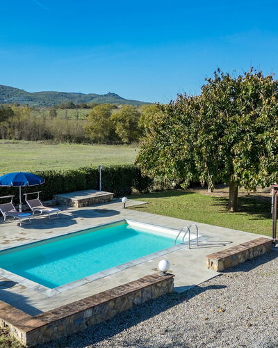 La Vigna 4: Piscine, Mobilier De Jardin, Recours, Ombre, Biens, Arrière-Cour, Loisir, Hacienda, Chaise, Cour