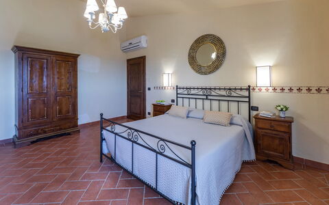 Villa Stroncoli 14: Sol, Sol, Design Intérieur, Meubles, Pièce, Chambre, Lit, Tiroir, Cadre De Lit, Plafond