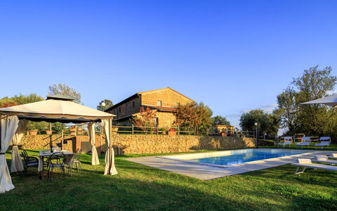 Villa le Tornaie 14: Piscine, Biens, Arrière-Cour, Mobilier De Jardin, Hacienda, Recours, Jardin, Cour, Villa, Ferme
