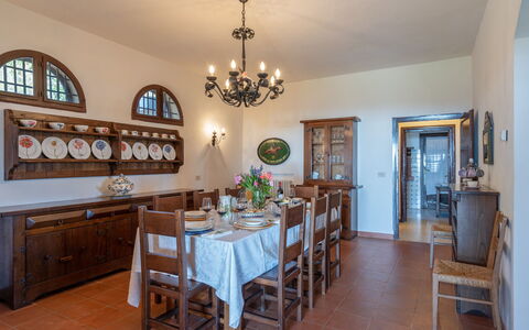 Villa ai Venti 8: Meubles, Design Intérieur, Table, Bois, Sol, Table Cuisine Et Salle A Manger, Plafond, Salle À Manger, Chaise, Luminaire
