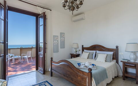 Villa ai Venti 8: Mer, Recours, Côte, Sol, Meubles, Océan, Appartement, Cotiers Et Relief Océaniques, Balcon, Chaise