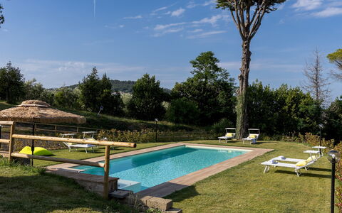 Villa Dada 10: Piscine, Jardin, Biens, Ferme, Aménagement Paysager, Hacienda, Pelouse, Cour, Villa, Arrière-Cour