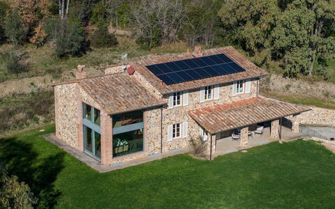 Villa Dada 10: Maison, Domicile, Chalet, Toit, Ferme, Biens, Jardin, Pelouse, Cour, Villa