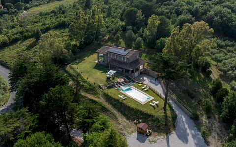 Villa Dada 10: Paysage, Biens, Lot Terre, Domicile, Zone Rurale, Chalet, Ferme, Station De Montagne, Piscine, Vue Du Ciel