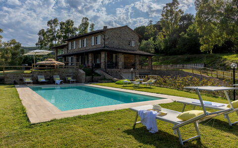 Villa Dada 10: Piscine, Biens, Chalet, Ferme, Jardin, Mobilier De Jardin, Recours, Aménagement Paysager, Pelouse, Villa