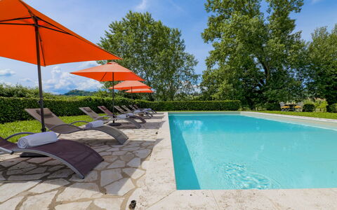 Villa Iside 8: Piscine, Mobilier De Jardin, Recours, Balancelle, Jardin, Eco Hôtel, Aménagement Paysager, Loisir, Parapluie, Chaise