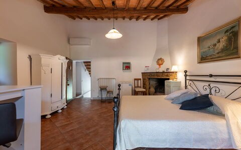 Il Pratone 12: Meubles, Mur, Sol, Design Intérieur, Sol, Plafond, Chambre, Pièce, Lit, Domicile