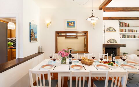 Villa Castiglione 9: Meubles, Design Intérieur, Plafond, Sol, Table, Luminaire, Éclairage, Table Cuisine Et Salle A Manger, Pièce, Salle À Manger