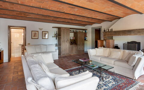 Casa Paggetti 8: Meubles, Design Intérieur, Sol, Sol, Canapé, Mur, Bois, Plafond, Pièce, Salon