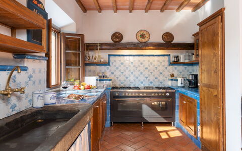 Casa Paggetti 8: Cuisine, Bois, Design Intérieur, Sol, Domicile, Sol, Meubles, Comptoir, Pièce, Cuisinière