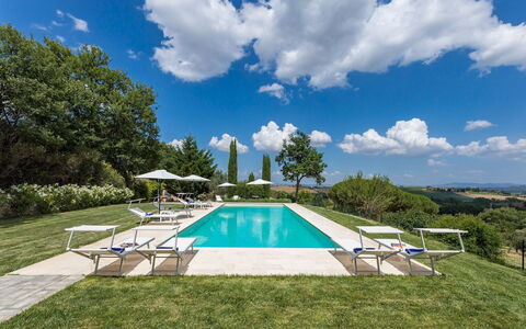 Villa Pianello 10: Piscine, Jardin, Pelouse, Aménagement Paysager, Biens, Mobilier De Jardin, Villa, Parc, Recours, Ferme