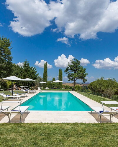 Villa Pianello 10: Piscine, Jardin, Pelouse, Aménagement Paysager, Biens, Mobilier De Jardin, Villa, Parc, Recours, Ferme