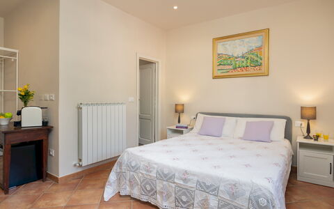 Valleverde 28+2: Meubles, Lit, Design Intérieur, Chambre, Mur, Bois, Drap De Lit, Literie, Sol, Sol