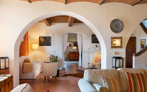 Villa Allodola 12: Meubles, Design Intérieur, Mur, Sol, Plafond, Canapé, Sol, Domicile, Chaise, Salon