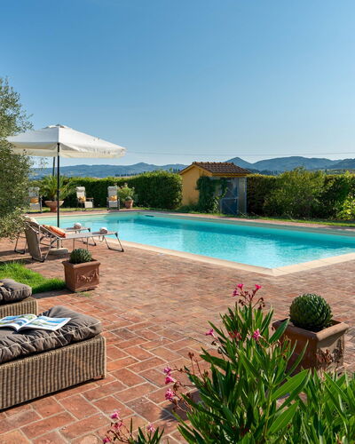 Villa Allodola 12: Arbuste, Pot De Fleur, Domicile, Jardin, Hacienda, Plante D'Appartement, Piscine, Biens, Ferme, Eco Hôtel