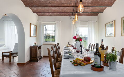 Tenuta Francigena 8: Meubles, Mur, Design Intérieur, Table, Plafond, Sol, Table Cuisine Et Salle A Manger, Salle À Manger, Chaise, Éclairage