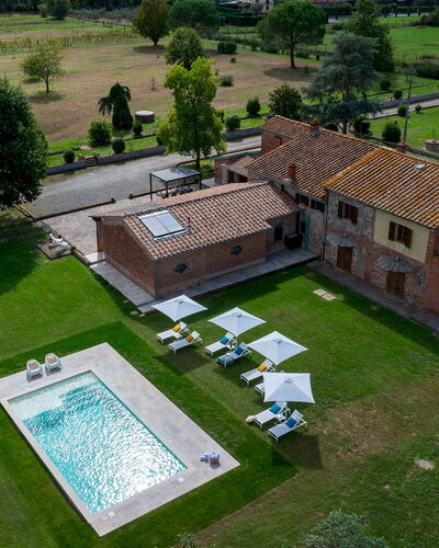 Tenuta Francigena 8: Biens, Pelouse, Hacienda, Cour, Villa, Manoir, Ferme, Piscine, Arrière-Cour, Parc