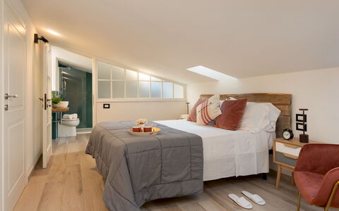 La Villanella 6: Meubles, Lit, Design Intérieur, Chambre, Literie, Sol, Sol, Mur, Pièce, Drap De Lit