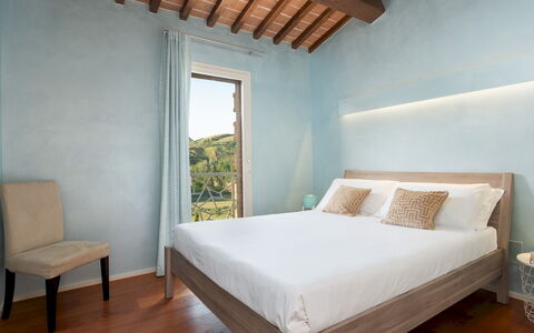 Podere Terranuova 10+2: Chambre, Mur, Lit, Design Intérieur, Bois, Linge, Literie, Drap De Lit, Meubles, Sol