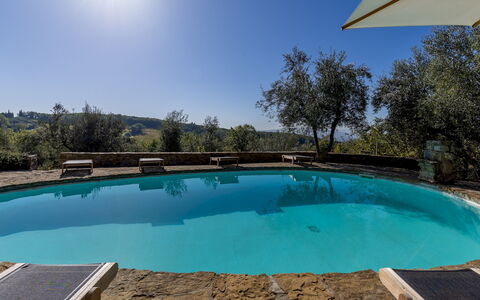 Castellare in Poggio 10: Bleu, Piscine, Aménagement Paysager, Recours, Caractéristique De L'Eau, Réflexion, Arrière-Cour, Mobilier De Jardin, Eco Hôtel, Thermes