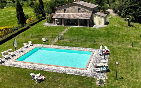 Podere San Lorenzo 12: Piscine, Ferme, Biens, Chalet, Pelouse, Hacienda, Villa, Arrière-Cour, Recours, Cour