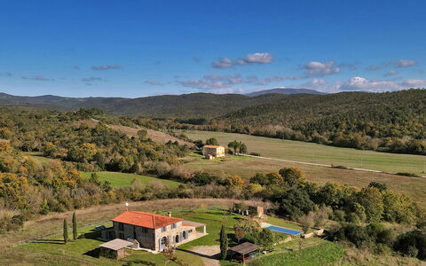Casa la Pratellaccia 6+2: Herbe, Montagnes Relief, Prairie, Colline, Paysage, Zone Rurale, Maison, Plaine, Montagnes