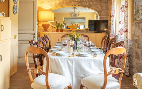 Casale delle Farfalle 12: Meubles, Design Intérieur, Table, Bois, Chaise, Salle À Manger, Table Cuisine Et Salle A Manger, Textile, Éclairage, Pièce