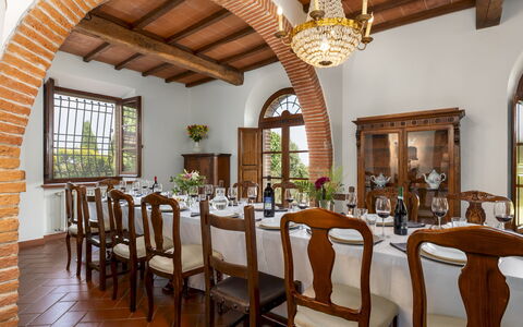 Villa la Monarca 16: Meubles, Design Intérieur, Table, Chaise, Éclairage, Plafond, Pièce, Table Cuisine Et Salle A Manger, Salle À Manger, Restaurant
