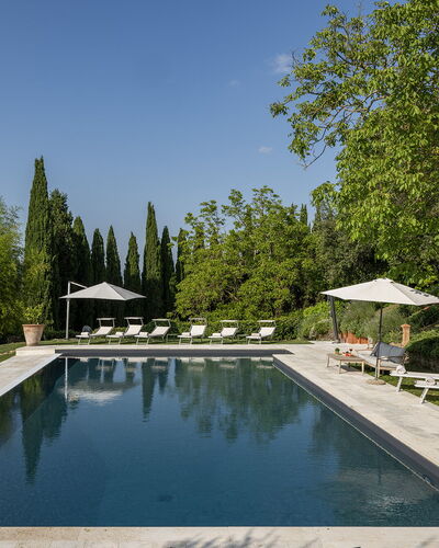 Villa la Monarca 16: Arbre, Piscine, Mobilier De Jardin, Réflexion, Parapluie, Aménagement Paysager, Jardin, Balancelle, Recours, Ombre