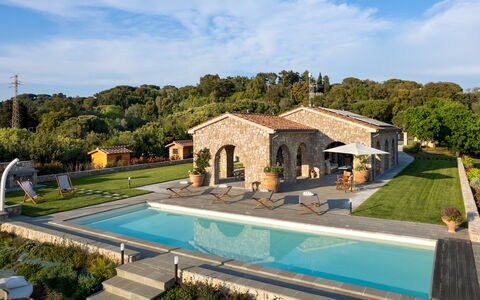 Villa la Casina 4: Biens, Chalet, Ferme, Hacienda, Piscine, Villa, Manoir, Recours, Aménagement Paysager, Cour