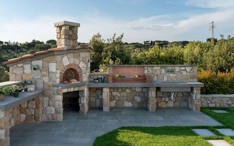 Villa la Casina 4: Jardin, Dalle, Brique, Cheminée, Mur De Pierre, Maconnerie Four, Aménagement Paysager, Conception, Patio, Arrière-Cour