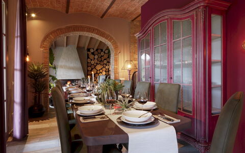 Agriresort Bacaringhe 13: Meubles, Design Intérieur, Table, Chaise, Salle À Manger, Table Cuisine Et Salle A Manger, Vaisselle, Éclairage, Domicile, Sol