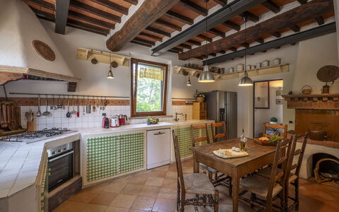 Podere Casanovina 12: Cuisine, Design Intérieur, Meubles, Sol, Bois, Comptoir, Domicile, Appareil De Cuisine, Cabinetry, Sol