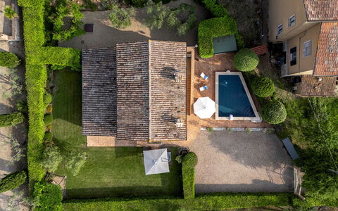 Villa Aperolli 4: Zone Résidentielle, Piscine, Maison, Domicile, Lot Terre, Toit, Design Urbain, Jardin, Biens, Aménagement Paysager