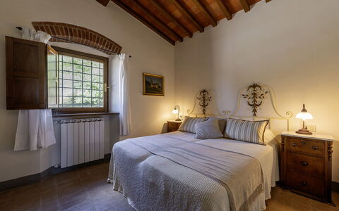 Muricciaglia 14: Mur, Meubles, Chambre, Sol, Lit, Design Intérieur, Domicile, Sol, Pièce, Literie