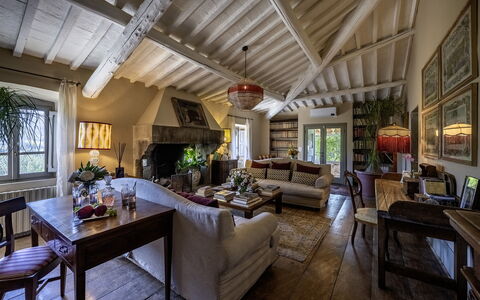 Case Novole 10: Meubles, Domicile, Maison, Chaise, Table, Chalet, Porte, Biens, Plante D'Appartement, Salon