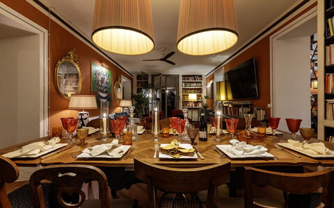 Case Novole 10: Meubles, Design Intérieur, Table, Chaise, Plafond, Salle À Manger, Éclairage, Luminaire, Vaisselle, Table Cuisine Et Salle A Manger