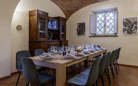 Il Castellare 14: Meubles, Table, Design Intérieur, Bois, Chaise, Salle À Manger, Table Cuisine Et Salle A Manger, Sol, Éclairage, Pièce