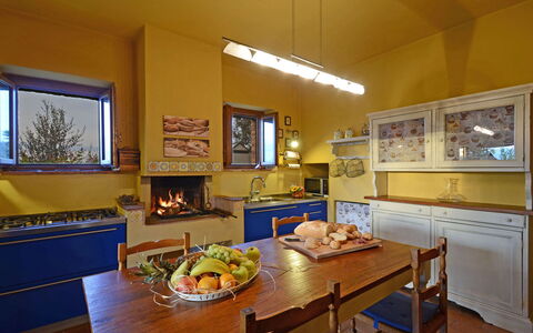 Terra San Raffaele 10+3: Meubles, Design Intérieur, Cuisine, Bois, Sol, Plafond, Pièce, Comptoir, Éclairage, Table