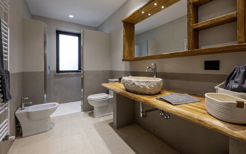 I Tramonti 10+2: Luminaire Plomberie, Sol, Design Intérieur, Évier, Bois, Lavabo, Sol, Robinet, Salle De Bains, Domicile